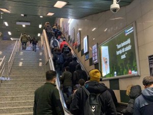 Yenikapı metrosunda kalabalık manzara dikkat çekti