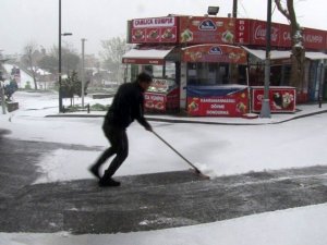 Mart ayında yağan kara esnaf hem sevindi hem şaşırdı