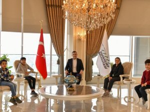 Çocuklar Başkan Bozkurt’un davetini geri çevirmedi