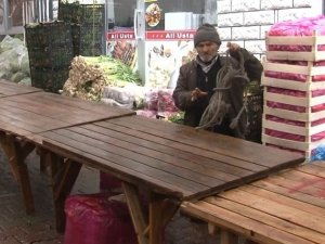 Yağmur ve kar yağdı, pazar tezgahları boş kaldı