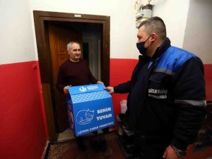 Bağcılar Belediyesi’nden çocuklara kedi evi sürprizi