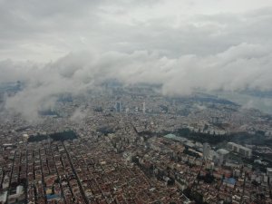 İstanbul’da kar sonrası bulutların manzarası mest etti