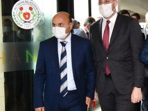 Başkan Oral MKYK’ya seçilen Büyükgümüş’ü kutladı
