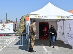 İtalya’da son 24 saatte 460 can kaybı