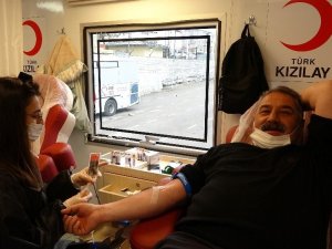 Pandemiye rağmen kan stokları dolu