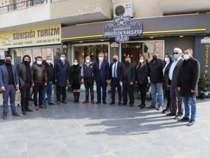 MHP Aydın İl Başkanı Alıcık, Kuşadası’nda vatandaşlarla buluştu