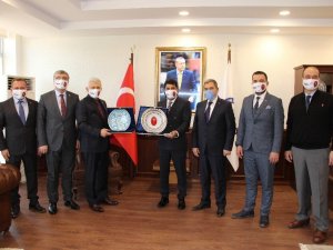 Türk Veteriner Hekimleri Birliği Rektör Aldemir ile görüştü