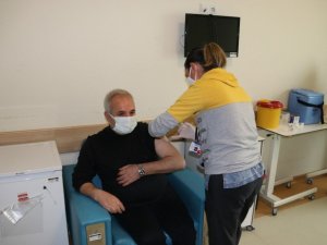 Başkan Özgan ikinci doz aşısını yaptırdı