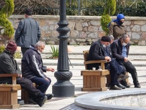 Çok yüksek riskli ilde kurallar hiçe sayılıyor