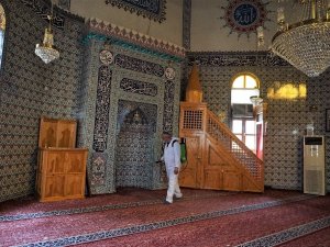 Ankara’da ibadethane dezenfekte işlemleri devam ediyor