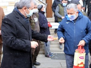 BBP, merhum Yazıcıoğlu için lokma dağıttı