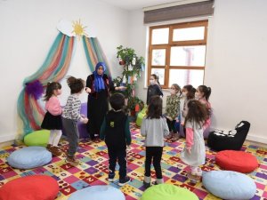 Altındağlı minikler kütüphanede