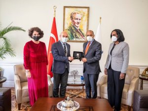 Küba-İzmir ilişkileri güçleniyor