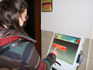 Adliyelerdeki ön büro ve danışma masalarındaki işlem süresi 3 dakikaya düştü