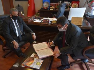 Karacasu’da anlamlı imza töreni