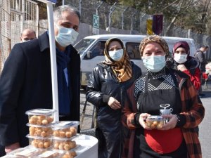 Vatandaşlara lokma dağıtıldı