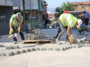 Bayraklı ‘da 24 mahalleye 43 bin metrekare kilit parke