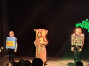 Çocuklar Dünya Tiyatro Gününde sahne aldı