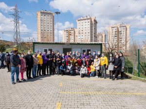 İzmir’de deprem dayanışması sürüyor