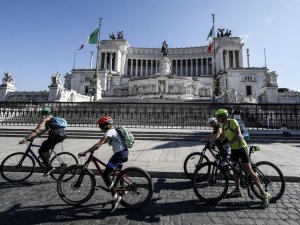 İtalya’da son 24 saatte 19 bin 611 yeni vaka