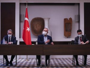 Dışişleri Bakanı Çavuşoğlu, Tacikistan’da Türk işadamları ile bir araya geldi