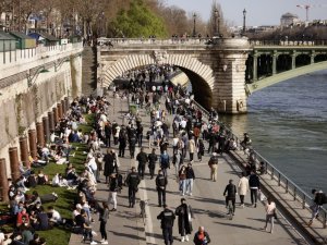 Fransa’da son 24 saatte 37 bin 14 yeni vaka