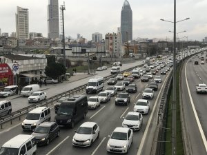 İstanbul’da kısıtlama sonrası trafik yoğunluğu