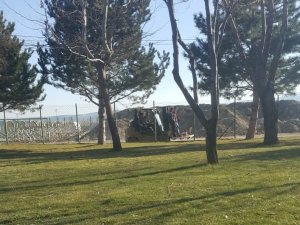 Afyonkarahisar Belediyesi forklifti işçi servisi yaptı