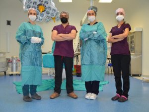 Karın ağrısı şikayetiyle gitti, yumurtalığından 20 kilogram kitle çıktı