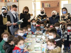 Miniklere kitap sevgisi aşılanıyor