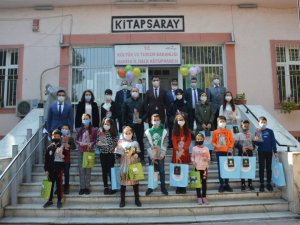 Manisa’da en çok kitap okuyanlar ödüllendirildi