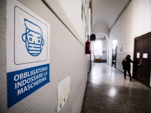 İtalya’da son 24 saatte 417 can kaybı