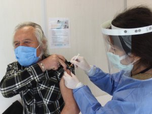 Bursa’da 60 yaş üstü aşıya koştu