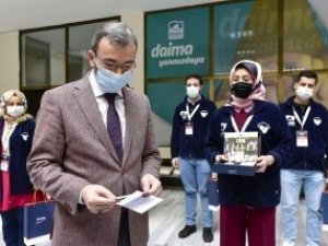 Pendik’te her eve hijyen seti dağıtımı başladı