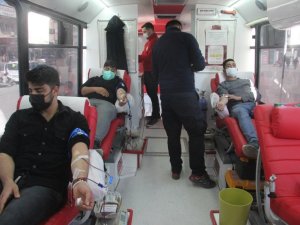 “İyi ki varsın kan dostum” kampanyasına Türk ve Suriyeliler’den destek