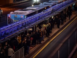 İstanbul’da toplu taşımada pes dedirten yoğunluk