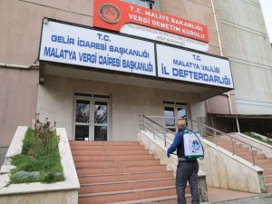 Battalgazi’de köşe bucak dezenfekte ediliyor