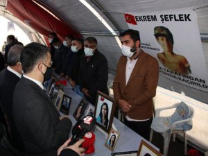 Tarım ve Orman Bakanı Pakdemirli evlat nöbetindeki ailelerle buluştu