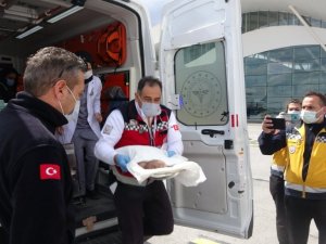 Ambulans uçak, kalp rahatsızlığı bulunan yeni doğan bebek için havalandı