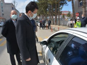 Şuhut’ta yaya geçitlerinde ’kırmızı çizgimizi çekiyoruz’ etkinliği