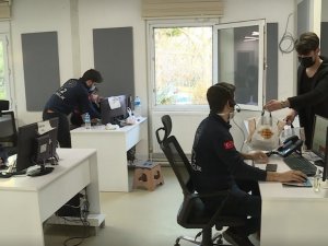 Sağlık çalışanlarına ve emniyet güçlerine en “tatlı” destek