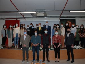 Kadınlar, yeni iletişim teknolojilerini kullanarak “güçlendi”