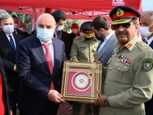 Pakistan Genelkurmay Başkanı Raza’dan Altınok’a Pakistan daveti