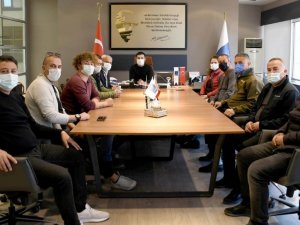 Kuşadası’nda esnaf derneği üyeleri Başkan Günel ile görüştü