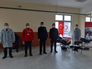 Askerlerden kan ve kök hücre bağışı