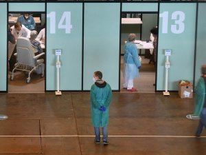 İtalya’da son 24 saatte 467 can kaybı