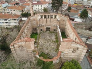 Ayasofya’dan 100 yıl eski İmrahor Camii içler acısı halde