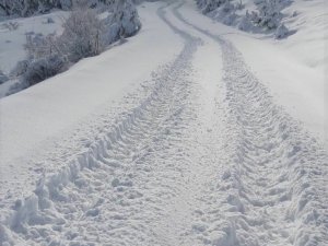 Nisan ayında yarım metre kar