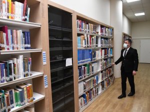 Pursaklar Belediye Başkanı Çetin’den kütüphane ziyareti
