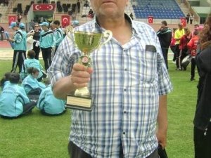 Geçirdiği kaza sonucu boynu kırılan duayen spor hocası sağlığına kavuştu